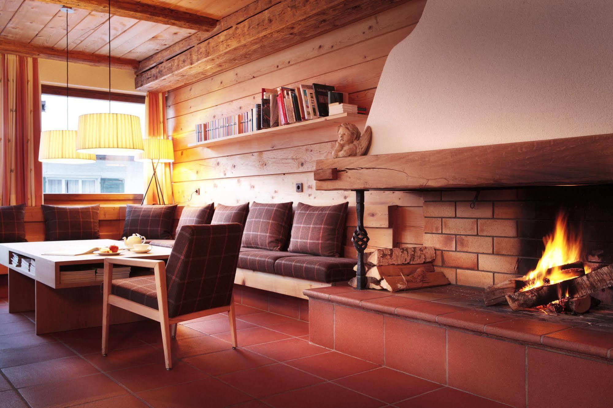 Hotel Gasthof Krone Hittisau Esterno foto